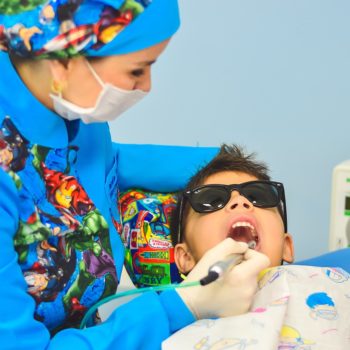 children-visiting-dentist
